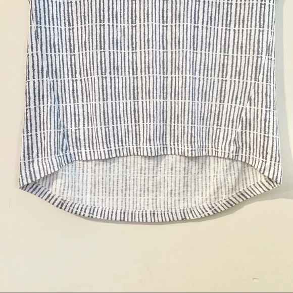 ATHLETA Breezy Scoop Muscle Tank White & Gray - Picture 3 of 7